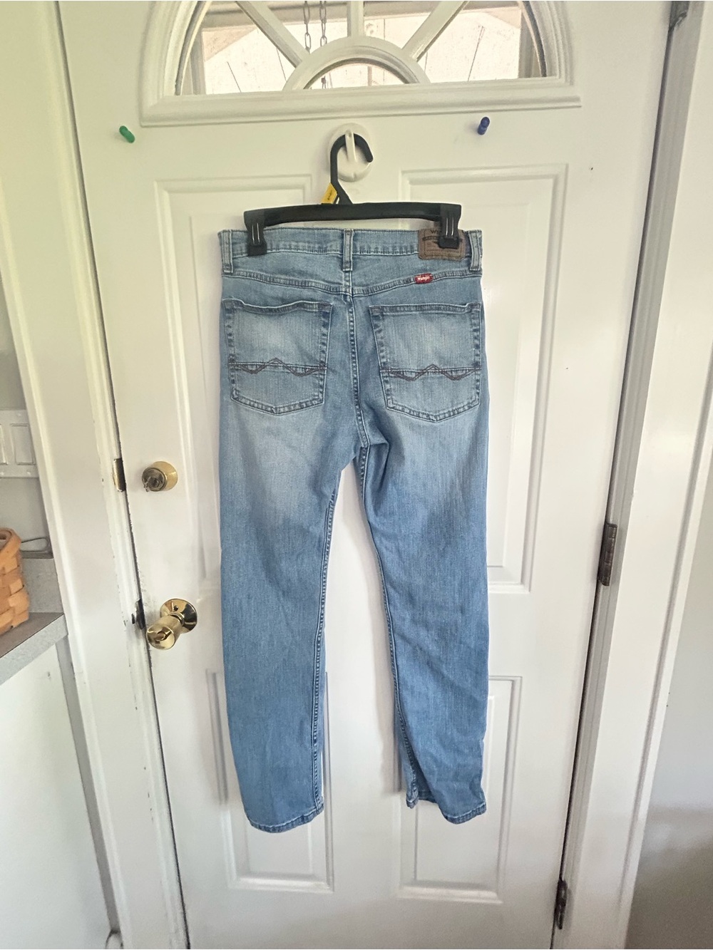 Wrangler Light Blue Men's Jeans Back Pocket Detail - Picture 9 of 15